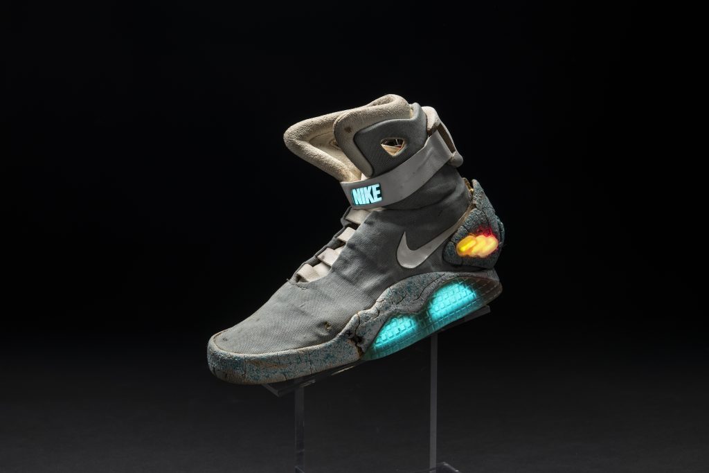La scarpa Nike illuminata, vista 2